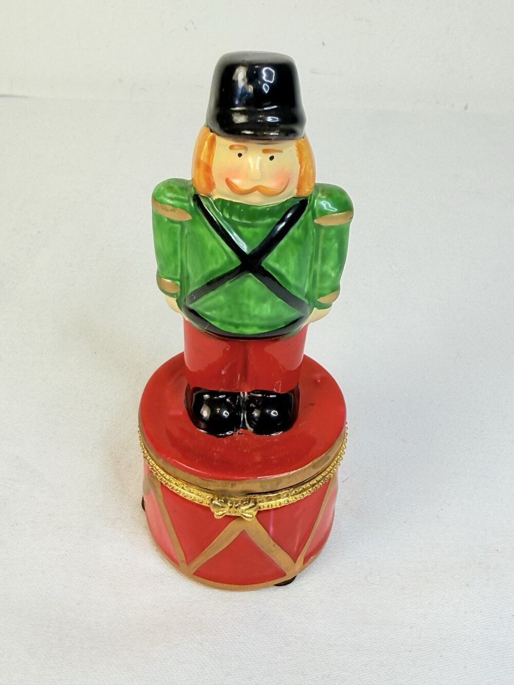Greenbrier Intl Porcelain Nutcracker Hinged Trinket Box Soldier On Drum